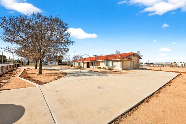 Photo - 15380 Mission St