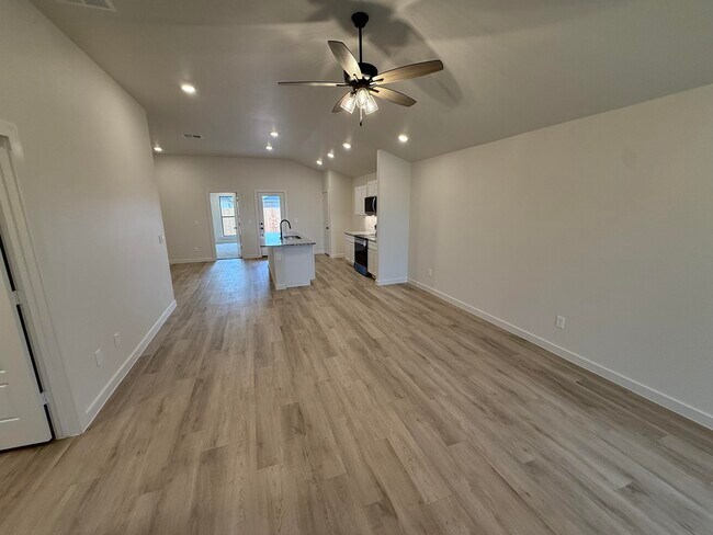 Photo - 1309 N Chicago Ave