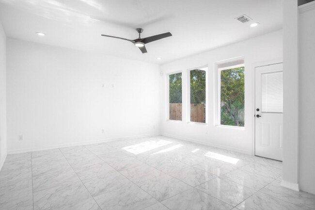 Photo - 2701 Harmony St