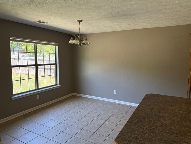32 Thunderbird Dr