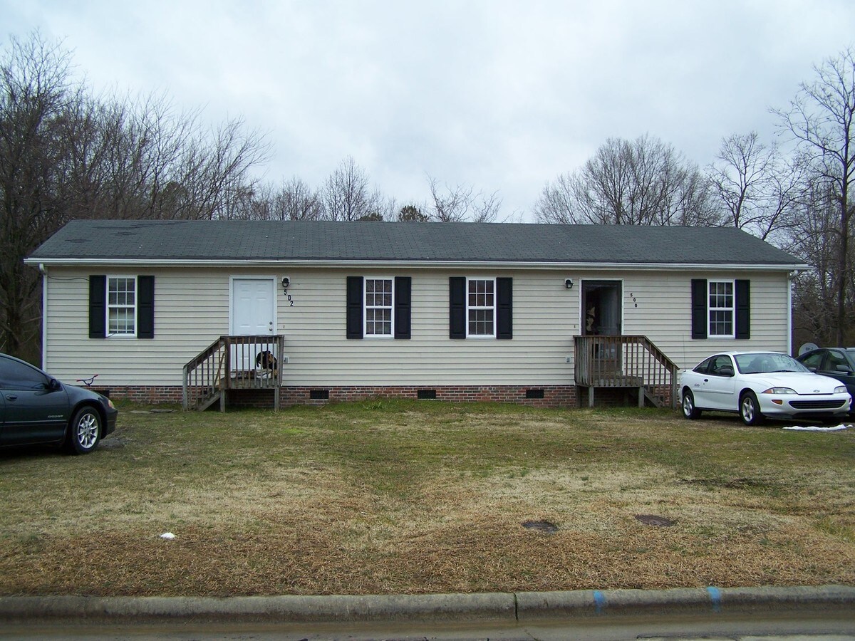 Photo - 500-502 Hicksmill Rd Apartments