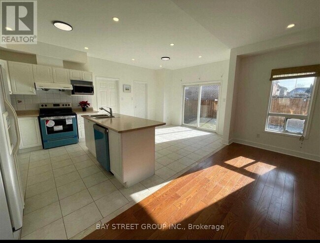 Photo - 7 Raymond Bartlett Ave