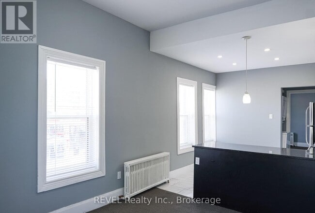 Photo - 18 Clairmont St
