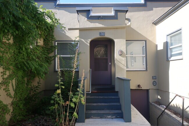 Photo - 710 Monroe St Unit B