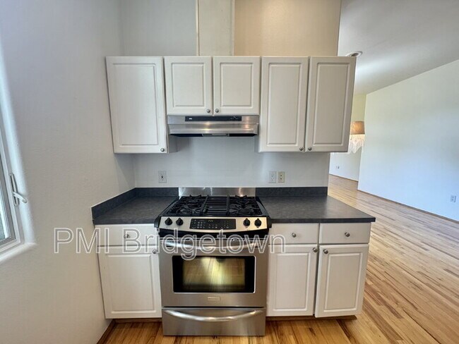 Photo - 2611 NW Upshur St Unidad Apt 201