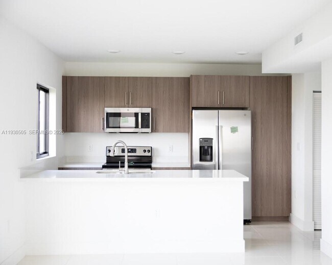 Photo - 238 NW 11th Ct