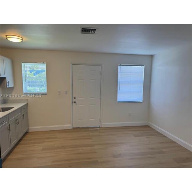 Photo - 10541 SW 184th St