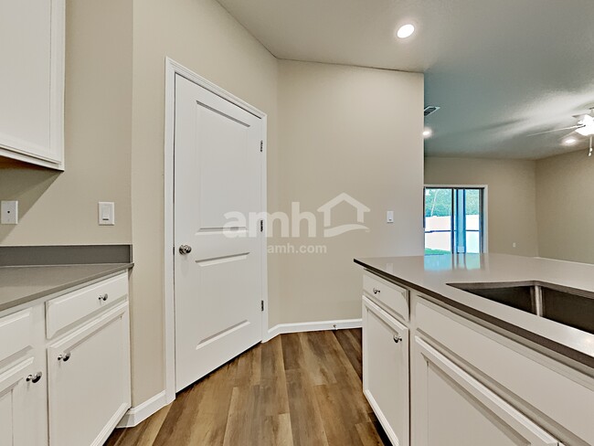 Photo - 194 Edge Park Trl