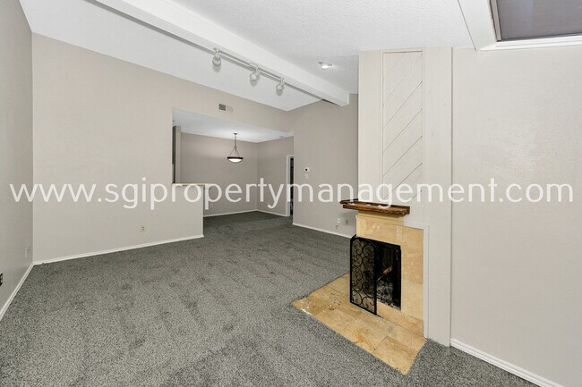 Photo - 2101 Count Fleet Dr Unidad 514