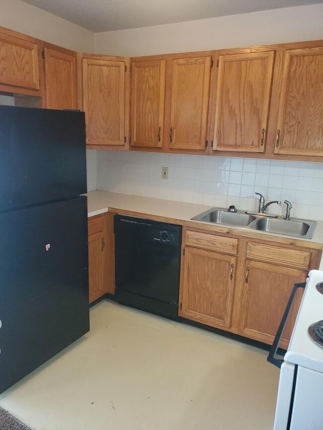 Photo - Derby half duplex