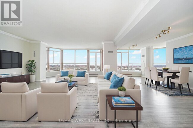 Photo - 7825 Bayview Ave Unit Lph12