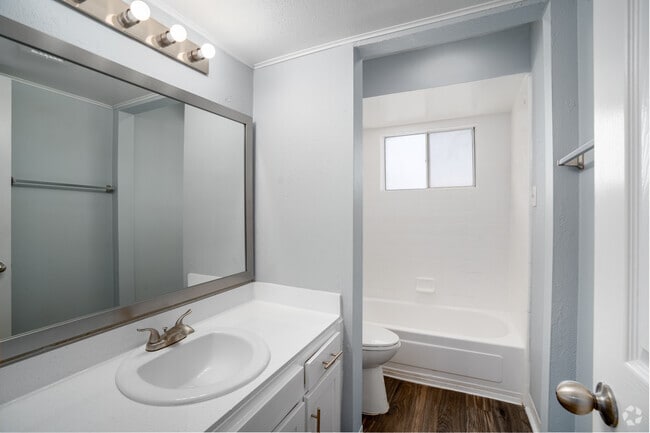 3BR, 2BA - 1,120SF - Primary Bathroom