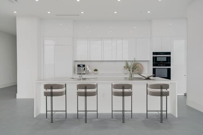 Photo - 220 Lake Shore Dr Unit 612