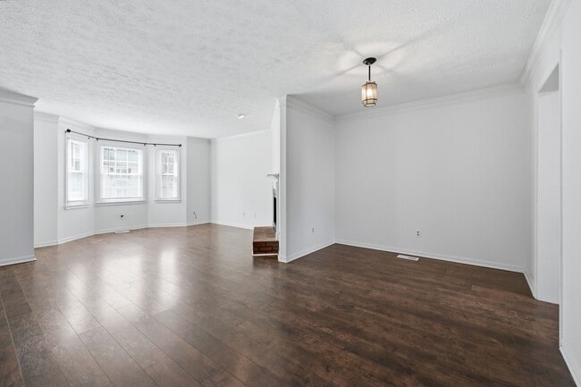 Photo - 1018 Kennesborough Rd NW