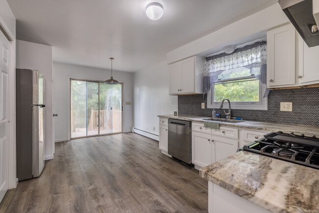 Photo - 97 Bowe Ave