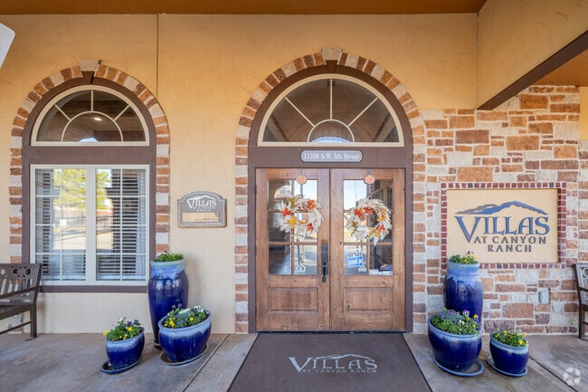 Entrada a la Casa Club de Residentes - Villas at Canyon Ranch