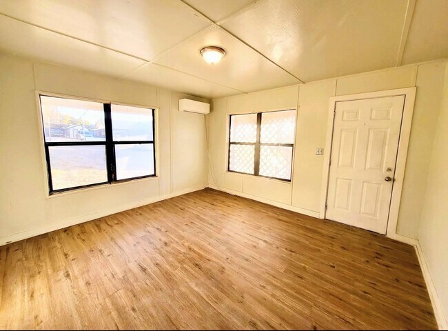 Photo - 1003 S Main St Unit B