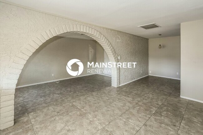 Photo - 3 Bedroom Pet-Friendly Home in Phoenix, AZ...