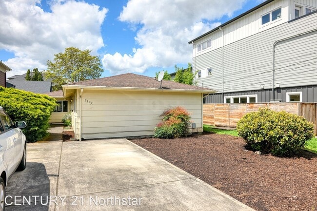 Photo - 2 br, 1 bath House - 5115 N Michigan Ave