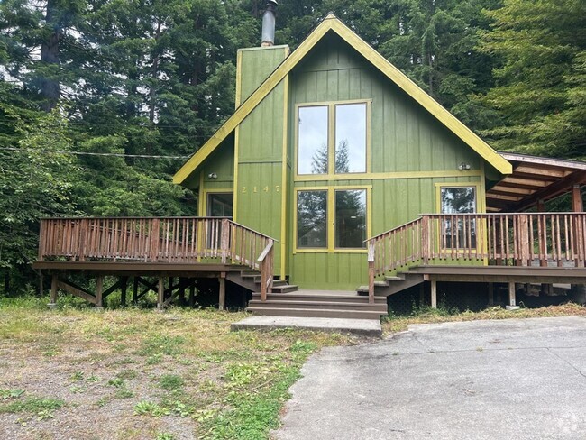 Building Photo - Bayside home nestled in the forest feature...