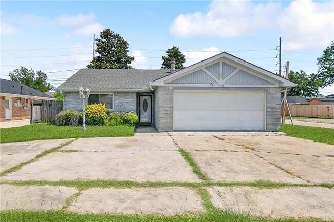 Photo - 2600 Cambridge Dr House