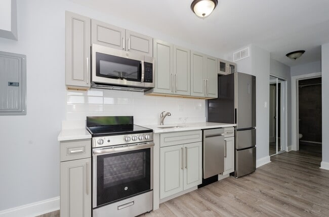 Photo - 7710 N Sheridan Rd Unit 403