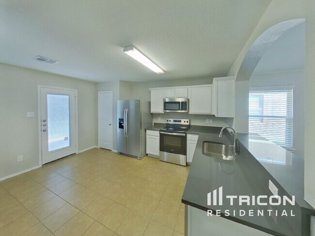 Photo - 1112 Roman Dr