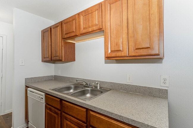 Photo - Comfort and Convenience of 3BD/2BA Duplex in Fort Worth!