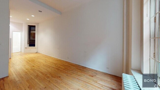Building Photo - 315 E 93rd St Rental