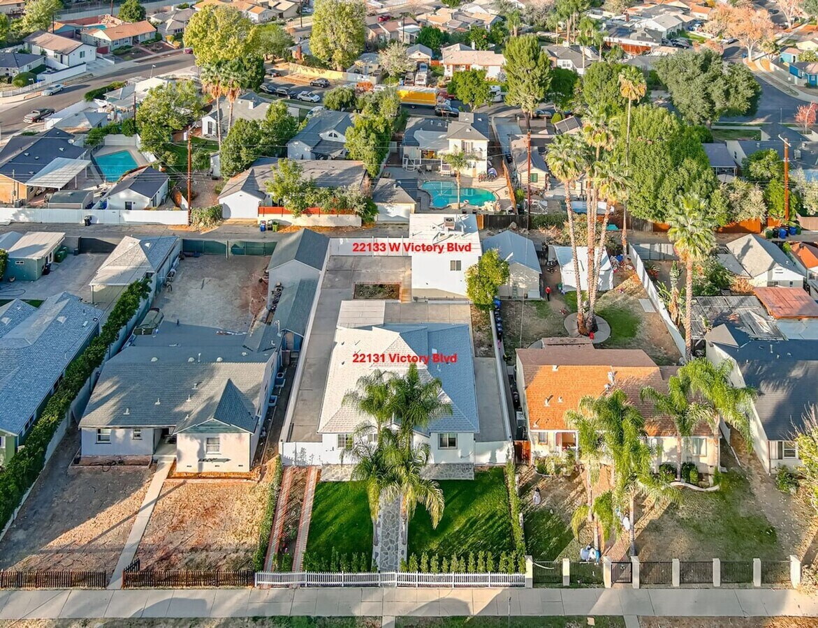 Photo - Modern 3-Bed/3-Bath Townhome