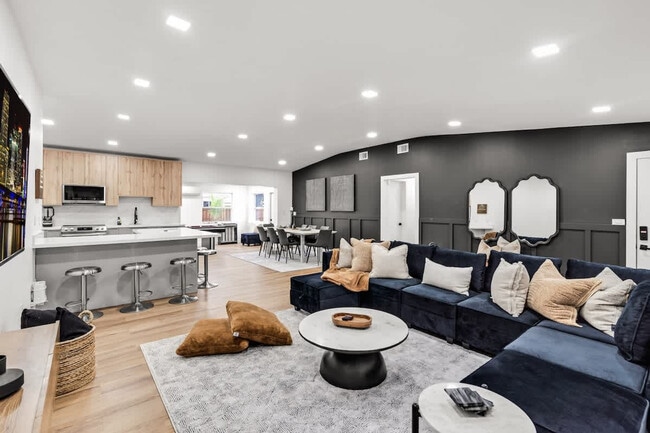 Photo - 17621 NE 7th Ave Unidad SI ID1372351P