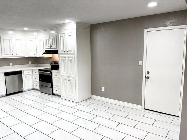 Photo - 1604 Broken Arrow St