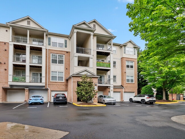 "Charming 1-Bed Condo Retreat with Granite... - "Charming 1-Bed Condo Retreat with Granite...