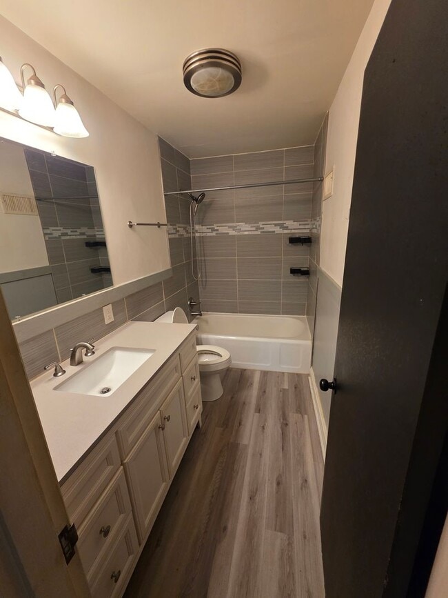 Photo - 131 Eaton Ave