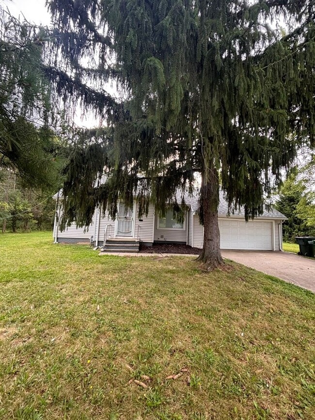 Photo - 4684 Green Rd