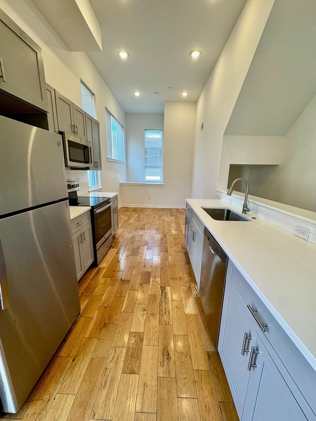 Photo - 2722 Master St Unit B