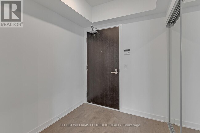 Photo - 501 Yonge St Unit 5209