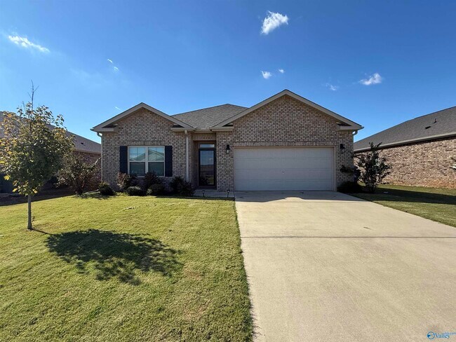 Building Photo - 16205 Glenncrest Ln