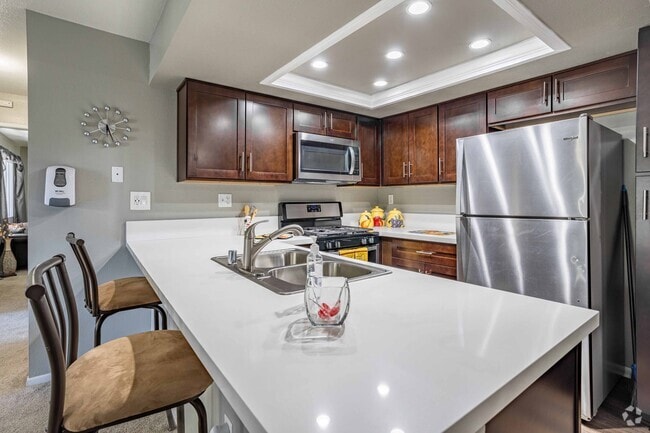 2HAB, 2BA - 825 ft² - Park West Apartments