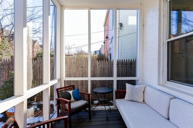 Photo - *6 month lease maximum* Gorgeous 3 Bedroom...