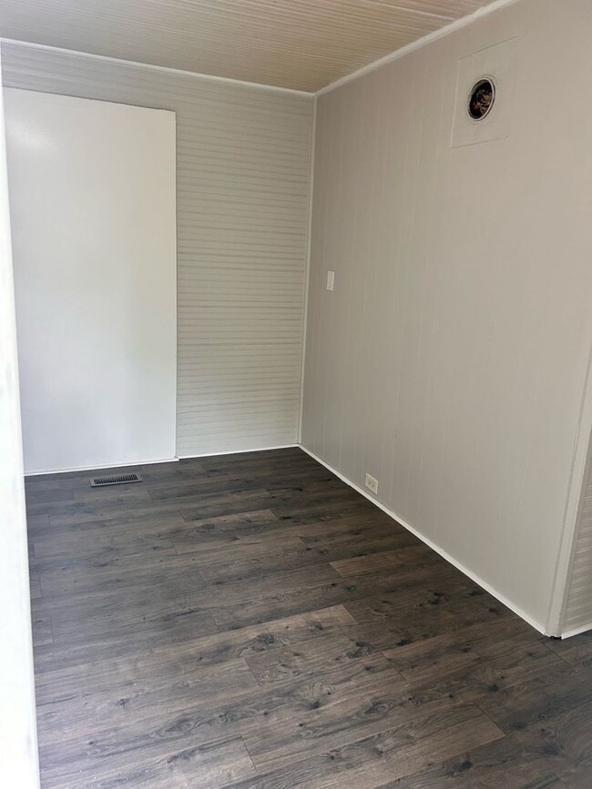 Photo - 638 Wilson St