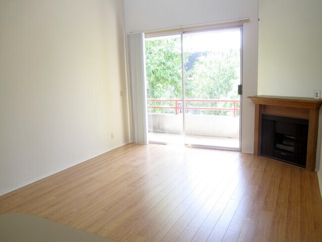 Photo - 10932 Morrison St Unit 116