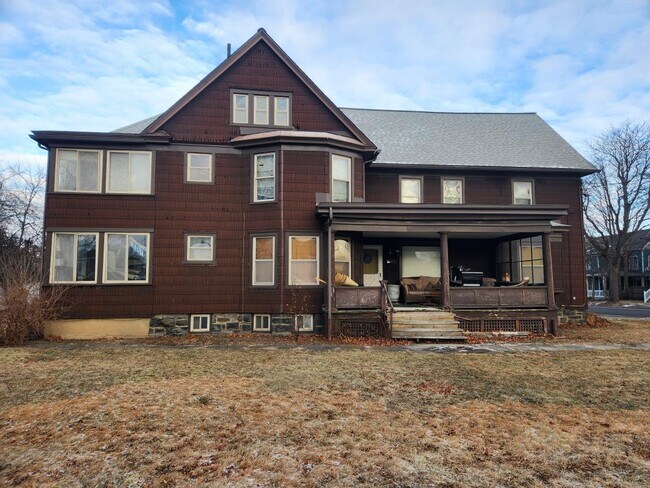 Photo - 661 Park Pl Unidad Apt A