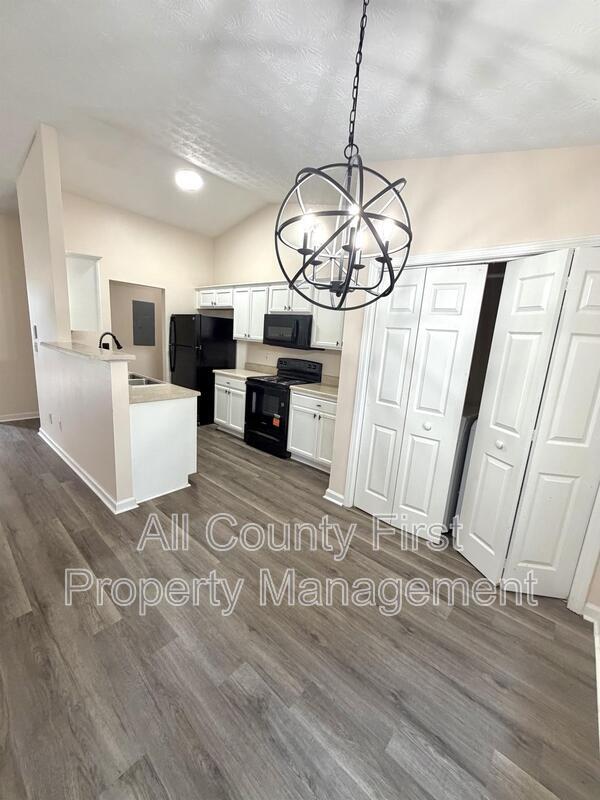 Photo - 3335 Crestview Ct