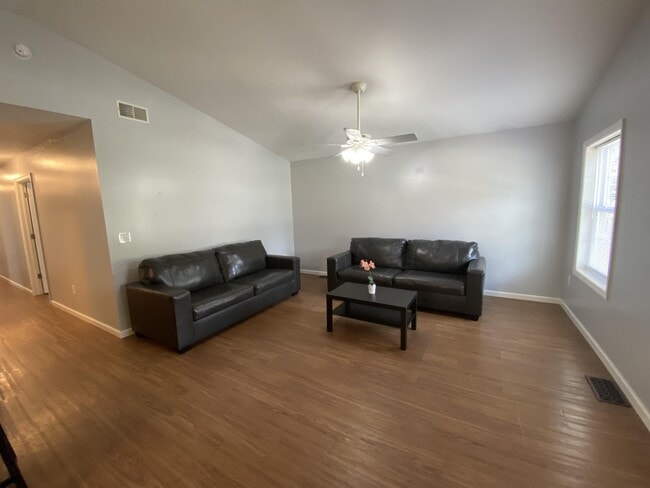Photo - 558 Locust St Unit 1