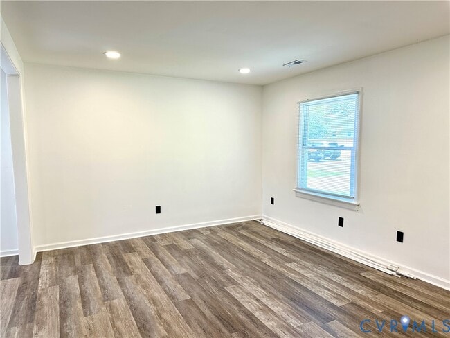 Photo - 1005 Glenburnie Rd