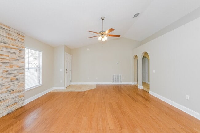 Photo - 1018 Brenton Leaf Dr