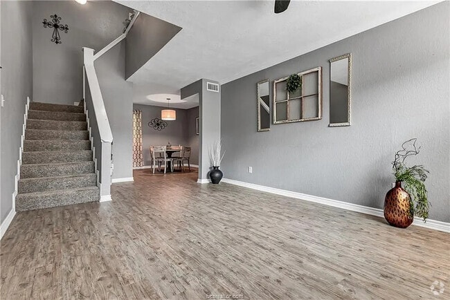 Building Photo - 4403 Carter Creek Pky Rental