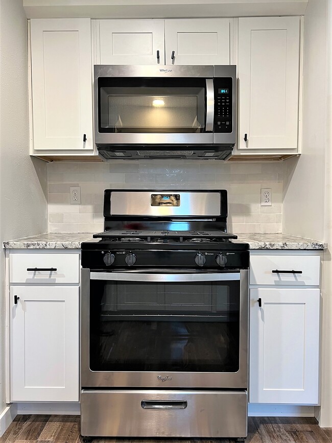 Photo - 2326 Elgem St