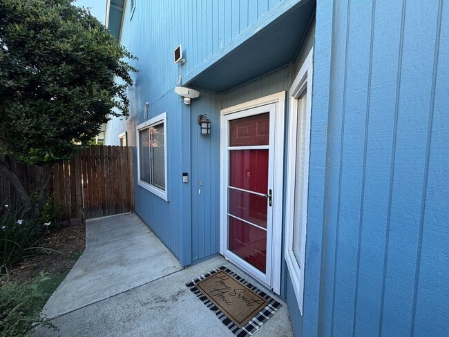 Photo - North Davis Charming 2 Bed 1 Bath - Available August 2026